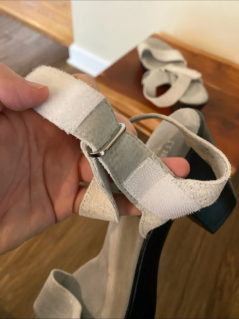Munro Willa Metallic Wedge Sandals in a neutral color size 11 suede strappy